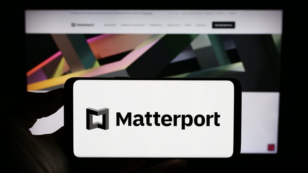 Kuvituskuva, jossa lukee otsikkona "Matterport". Taustalla sumeana verkkosivut.